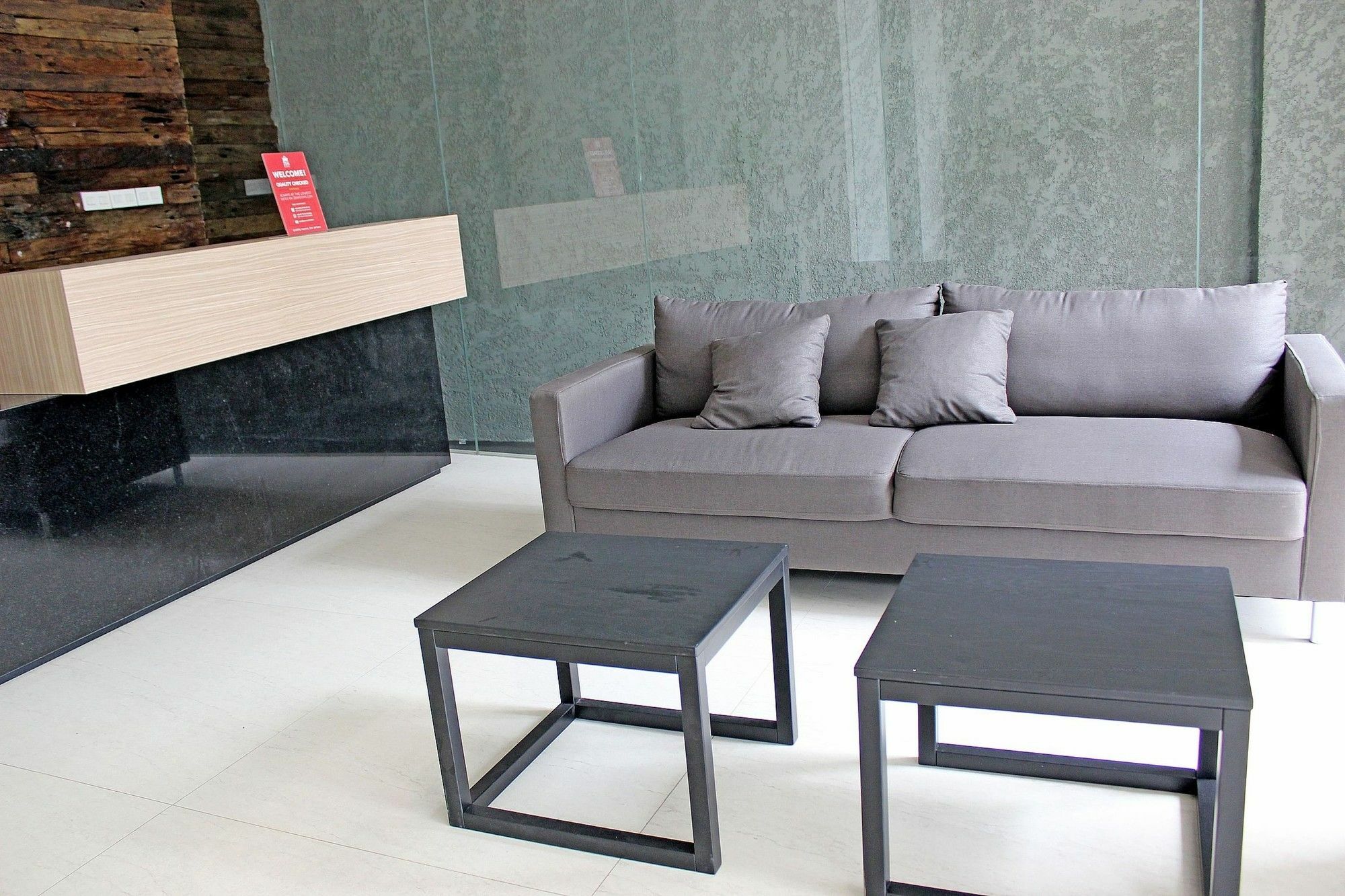 Zen Premium Sampoerna Strategic Square Hotel Джакарта Екстериор снимка