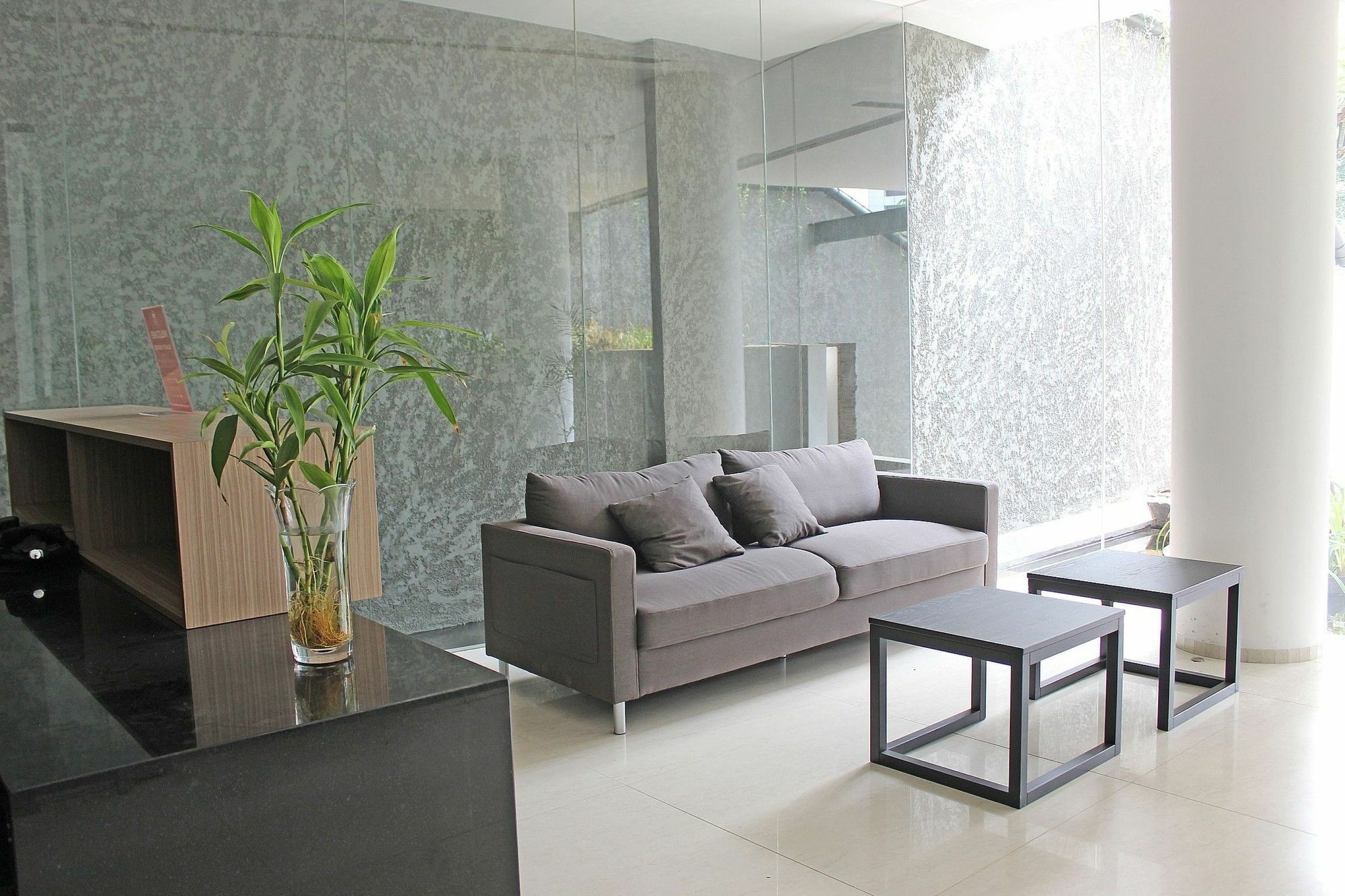 Zen Premium Sampoerna Strategic Square Hotel Джакарта Екстериор снимка